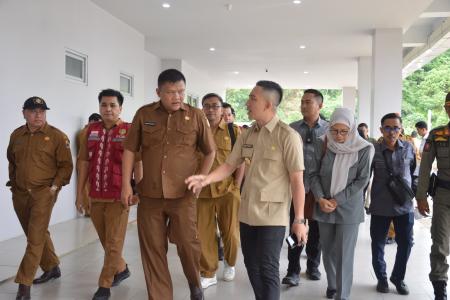 Plt Kepala Dinas Kesehatan Kab Lebak Hadiri Peresmian UPTD RSUD Cilogr