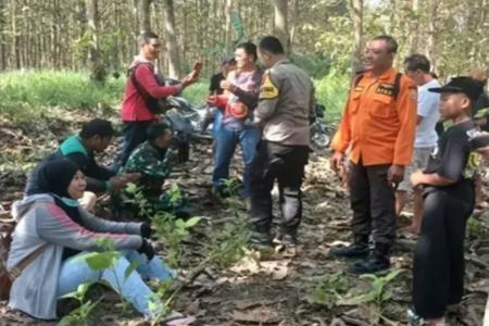 TERSESAT DI HUTAN RPH SALAM KPH SEMARANG SEORANG PEREMPUAN ASAL TEMBAL
