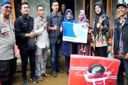 Bupati Dewi Tinjau Langsung Program BSPS di Desa Sukasari Pulosari