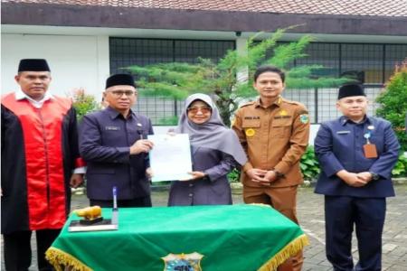Bupati Pandeglang Lantik Asep Rahmat Sebagai Penjabat PJ SEKDA Kabupat