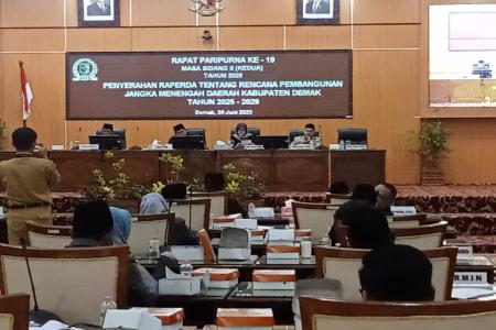 Rapat Paripurna ke18 DPRD Kabupaten Demak