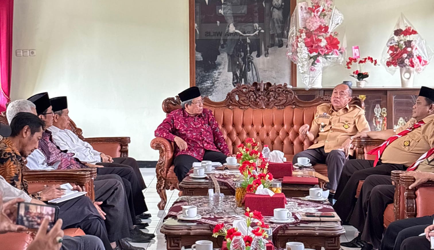Kh. Taefur Arofat Donasi Pembangunan Masjid Seribu Bulan Masih Utuh
