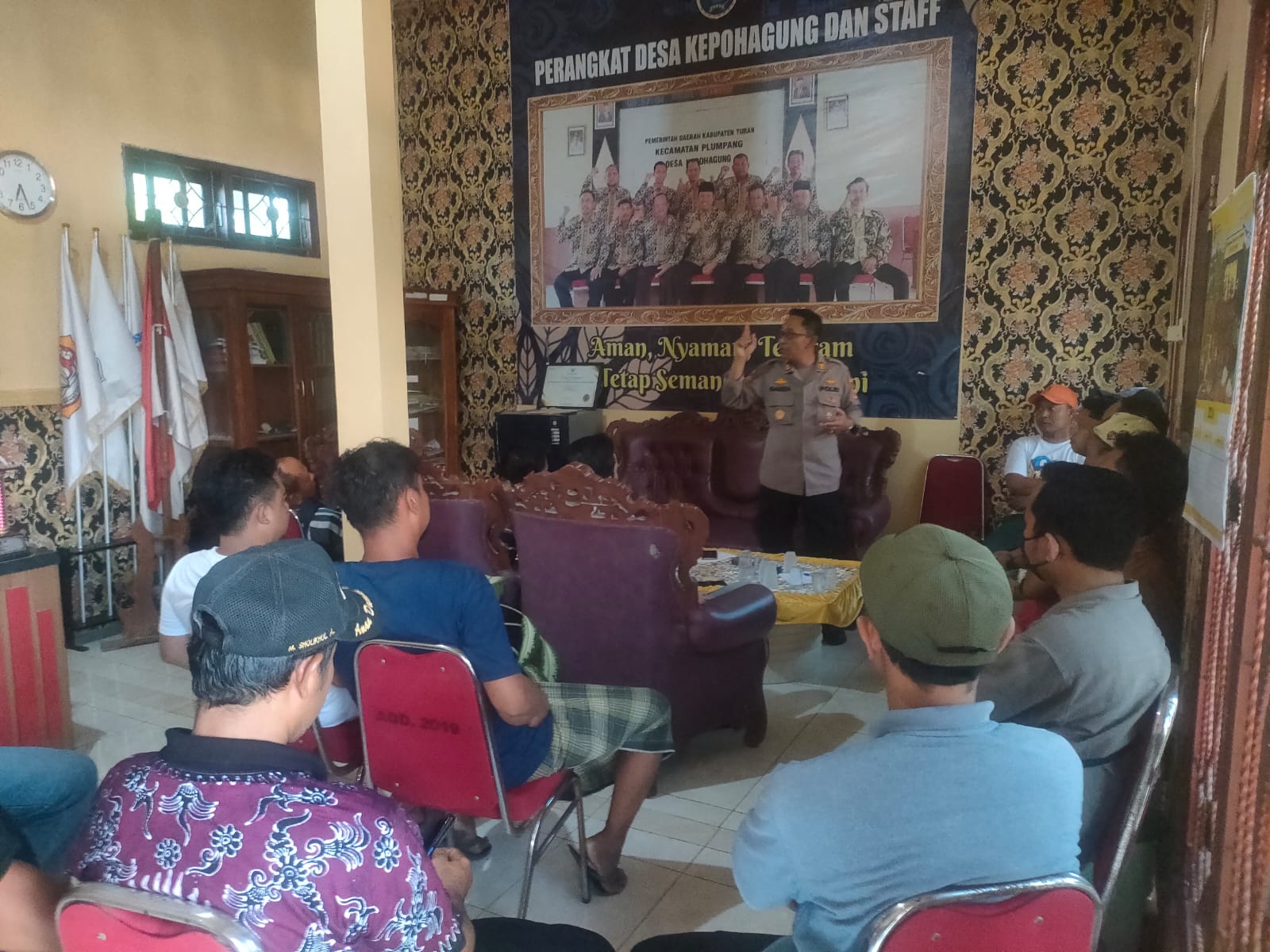 Polisi Tenangkan Warga Kepohagung, Kantor Desa Di Tuban Tak Jadi Diseg