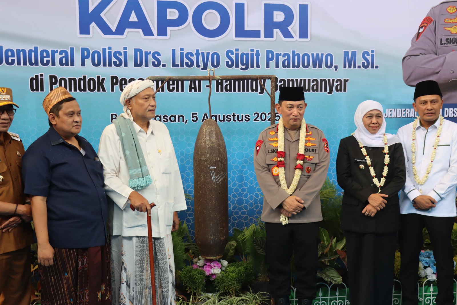 Kapolri Silaturahmi Ke Ponpes Al hamidy Banyuanyar, Tekankan Sinergita
