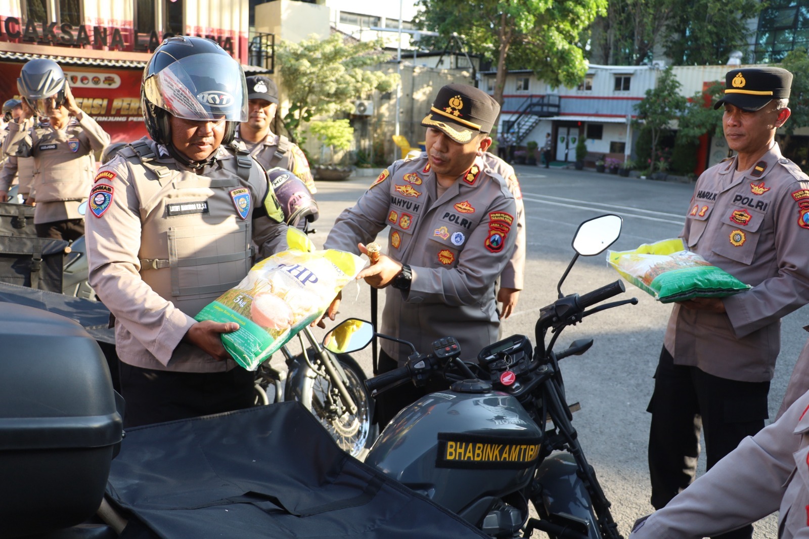 Dukung Gerakan Pangan Murah, Kapolres Pelabuhan Tanjung Perak Luncurka