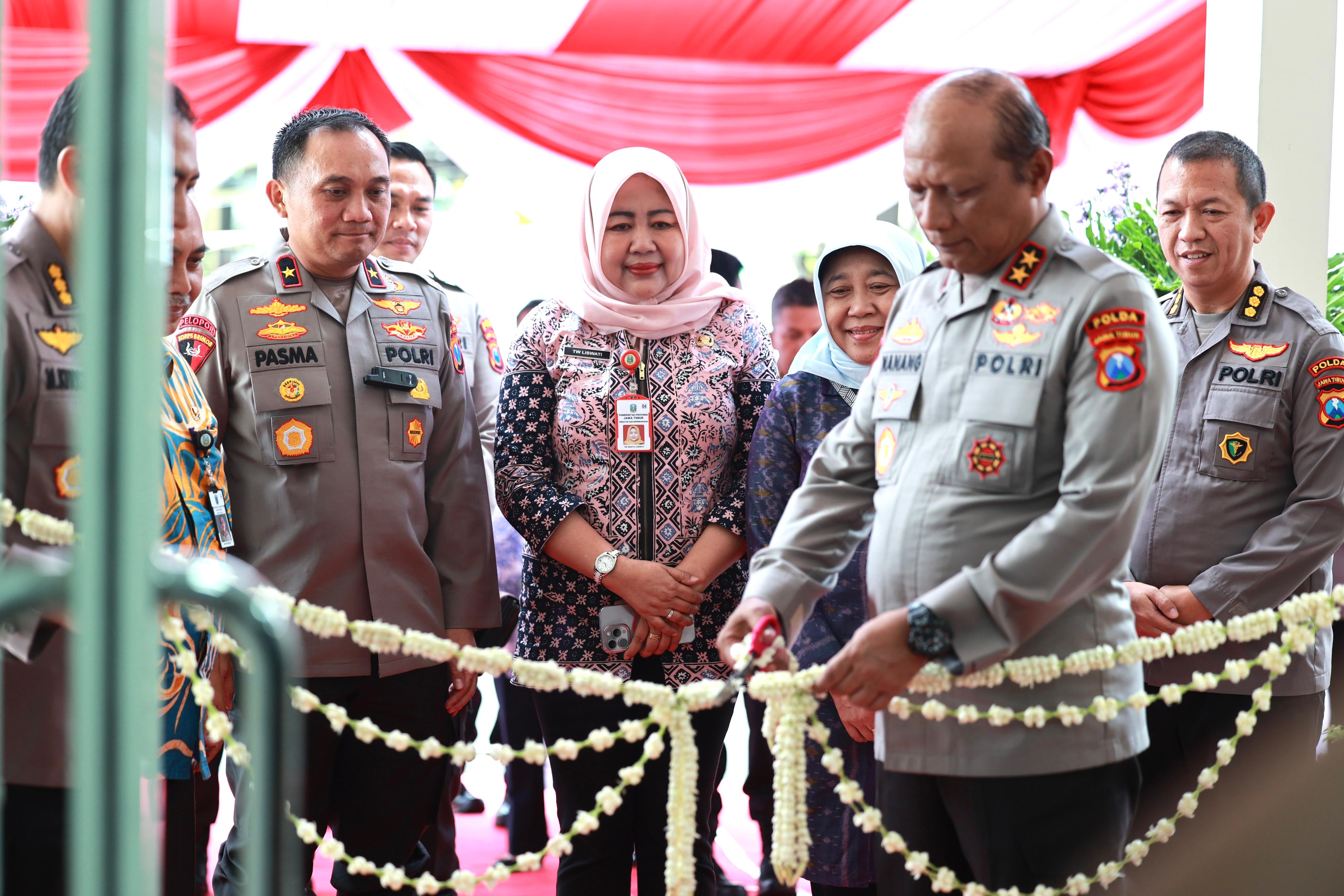 Kapolda Jatim Resmikan Instalasi Pusat Pelayanan Terpadu Rs Bhayangkar