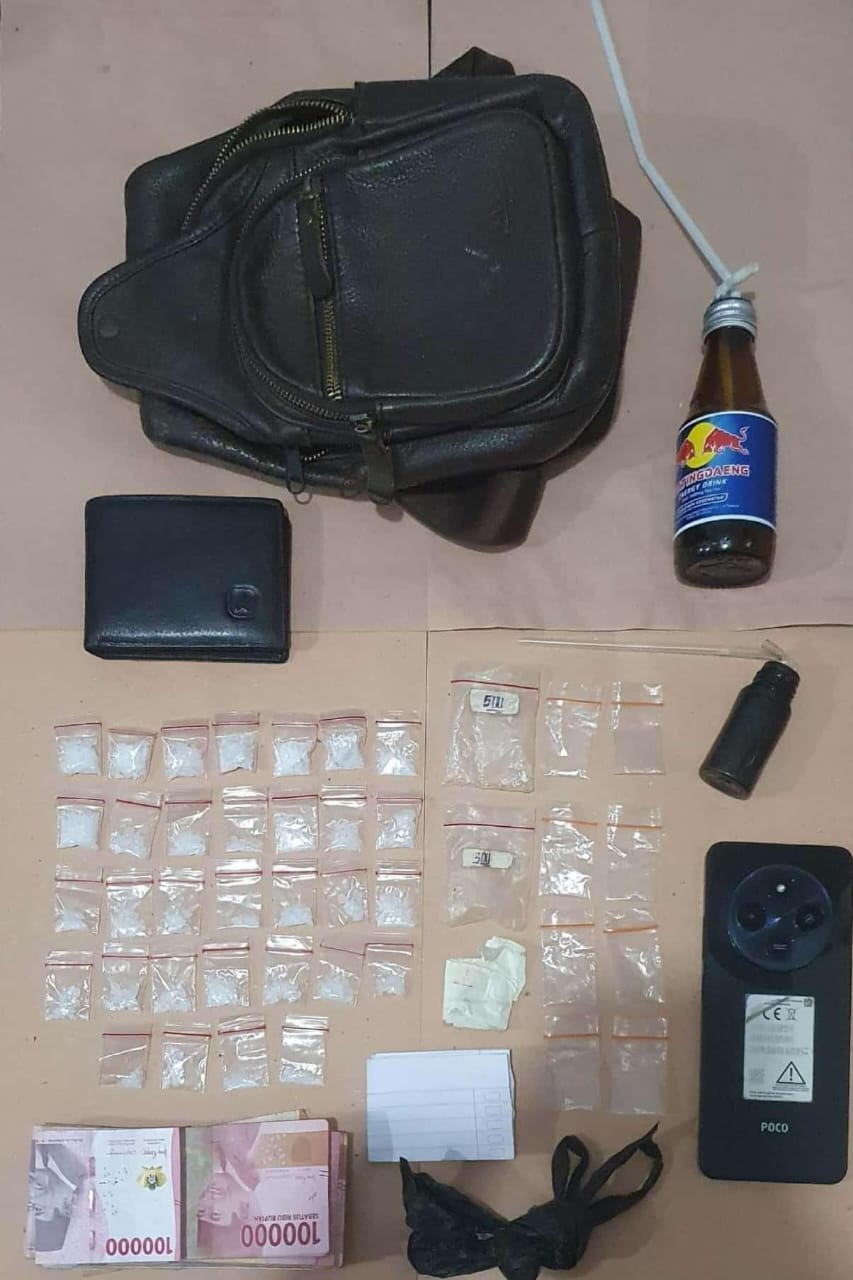 Satresnarkoba Polres Sumenep Amankan Tersangka Dan 32 Pocket Sabu Di S