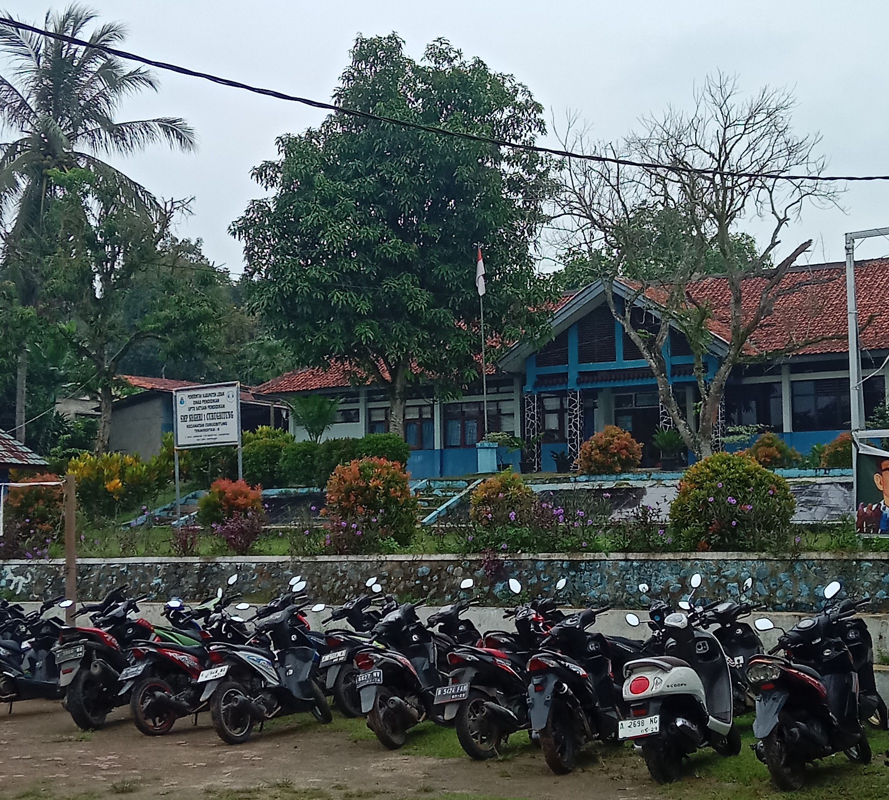 Smpn 1 Curugbitung Hadapi Kekurangan Guru Dan Fasilitas Sekolah