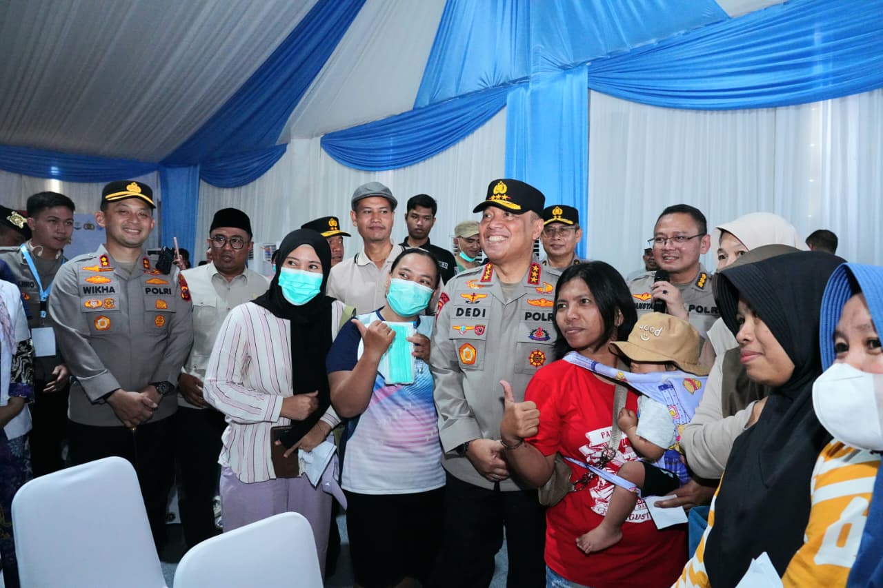Wakapolri Sapa Warga Gunung Sindur Dalam Bakti Sosial Sekolah Kemala T
