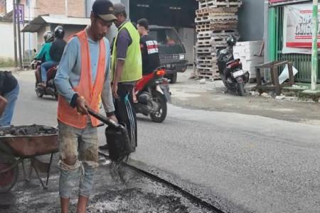 Lima Ruas Jalan Akan Diperbaiki Menggunakan Dana pinjaman daerah sebes