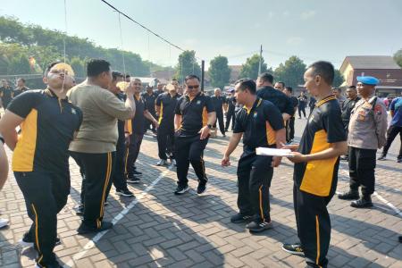 Polres Pasuruan Pererat Hubungan dengan Masyarakat Lewat Lomba HUT RI 