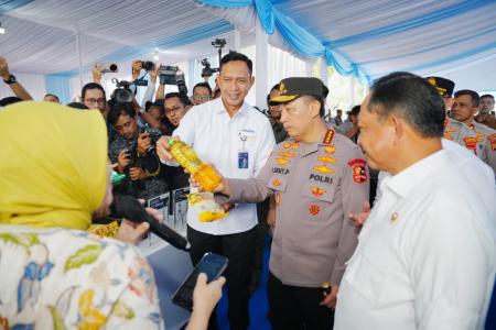 Kapolri Luncurkan Gerakan Pangan Murah Instruksikan Antisipasi Penimbu