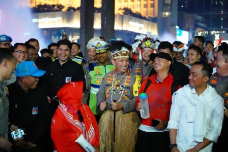 Kehangatan Kapolri di Tengah Semarak Panggung Rakyat Bundaran HI