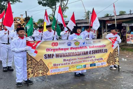 Siswa SMP Muhammadiyah 4 Sukorejo Tunjukkan Semangat Nasionalisme di T