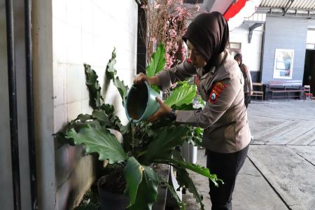 Sambut HUT ke77 Polwan Polresta Malang Kota Gelar Bakti Religi di Seju