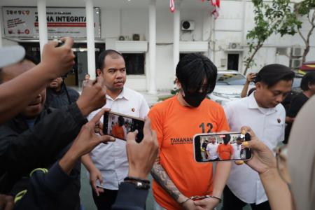 Peduli Kaum Rentan Polrestabes Surabaya Amankan Tersangka KDRT yang Se