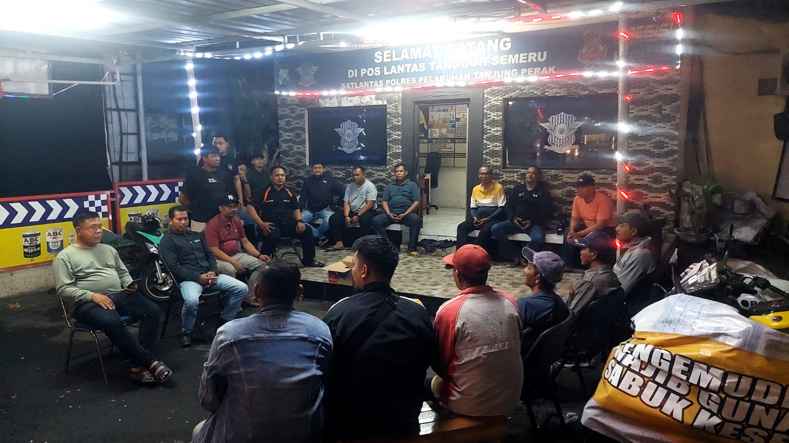Warga Dan Polres Pelabuhan Tanjungperak Kolaborasi Bentuk Pam Swakarsa
