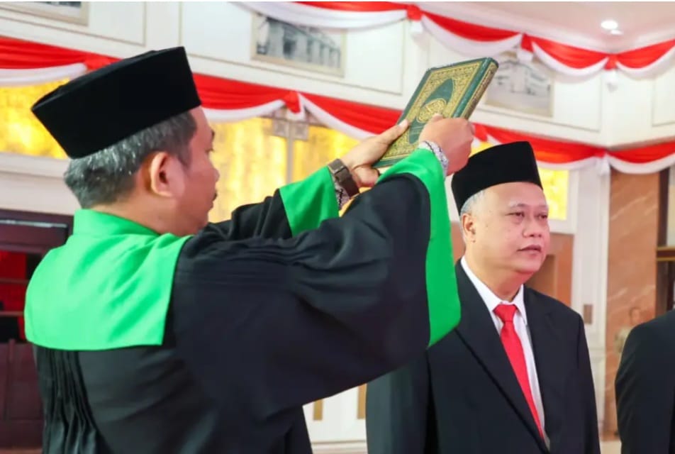 Sekda Baru Surabaya Dilantik, Ami Ucapkan Selamat Dan Dorong Birokrasi