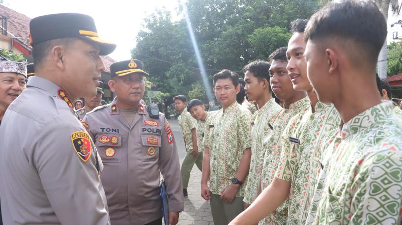Gencarkan “police Goes To School”, Polresta Banyuwangi Dorong Gene