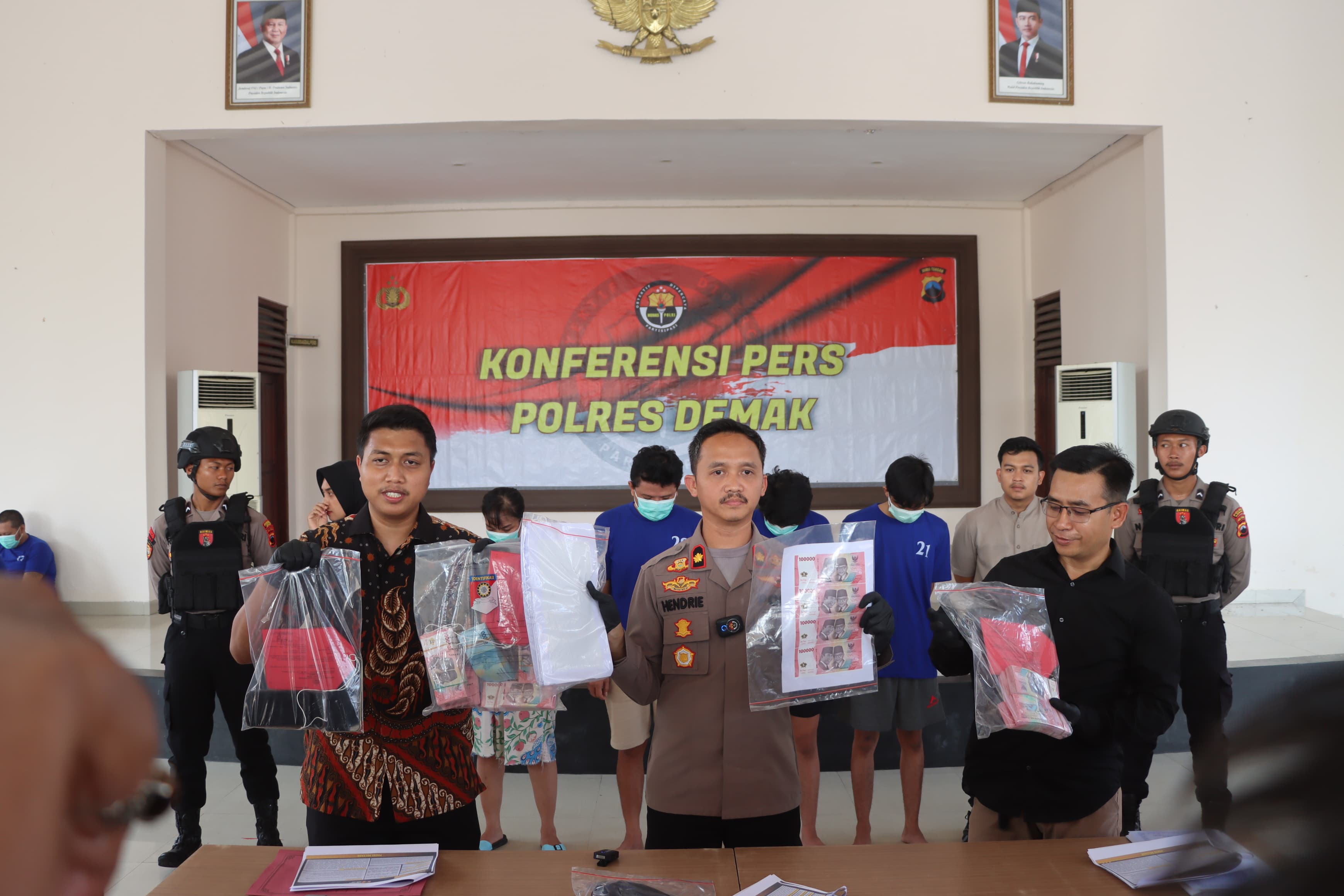 Sindikat Uang Palsu Keluarga Dibekuk, Polisi Sita Ribuan Lembar Pecaha