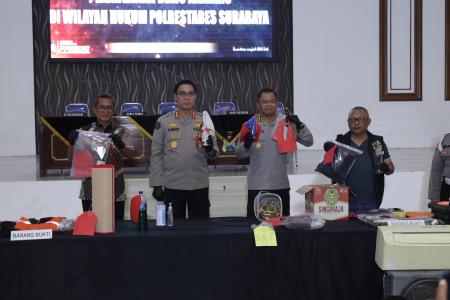 Polda Jatim Tetapkan 9 Tersangka Pembakar Gedung Negara Grahadi 8 Dian