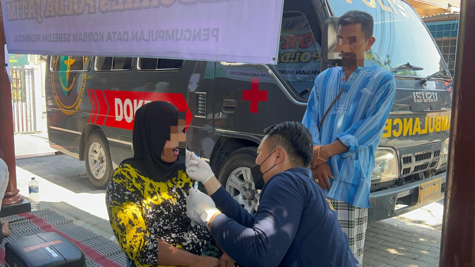 Dokkes Polda Jatim Lakukan Pengumpulan Dna Keluarga Korban Di Ponpes A
