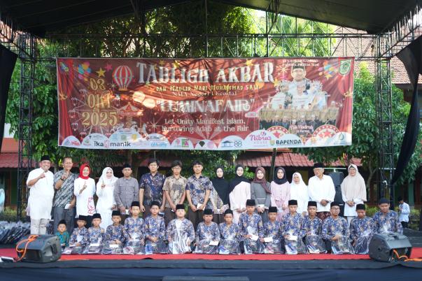 Ikasman1k Guyur Berkah! Tabligh Akbar, Khitan Massal, Dan Santunan Yat