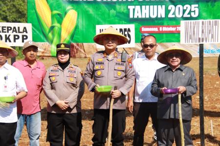 Dukung Swasembada Pangan 2025 Kapolres Sumenep Bersama Forpimda Tanam 