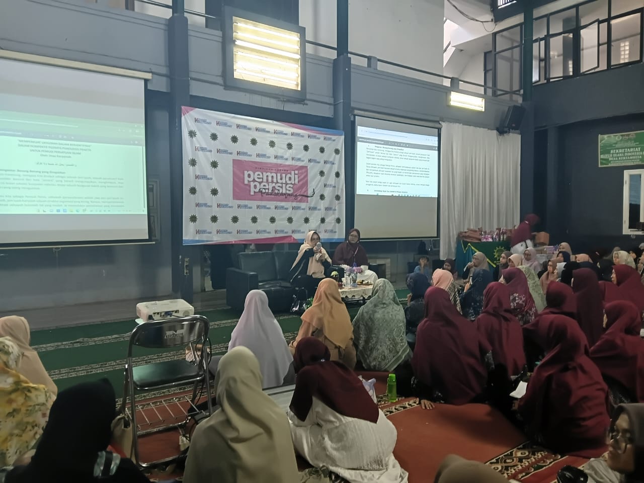 Seminar Pemudi Persis Cabang Padalarang Sukses Digelar Di Kertamulya