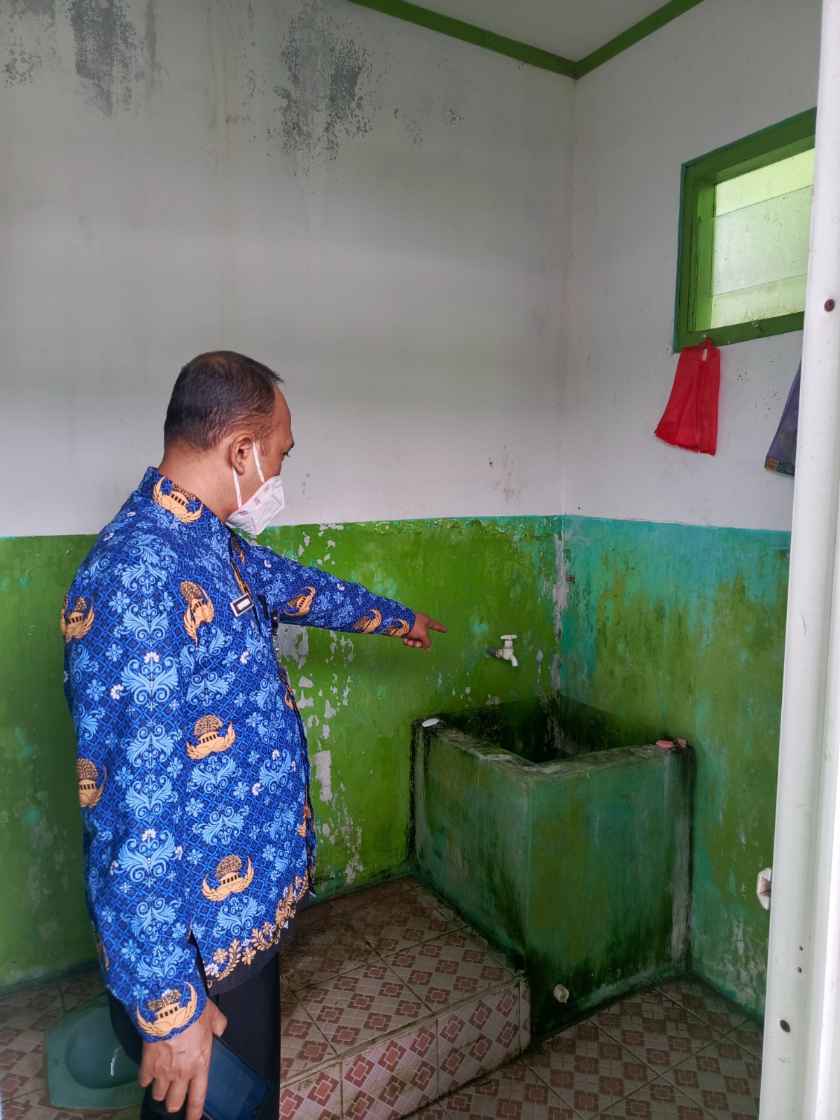 Kantor Imigrasi Wonosobo Revitalisasi Toilet Umum Desa Pakuncen Dalam 