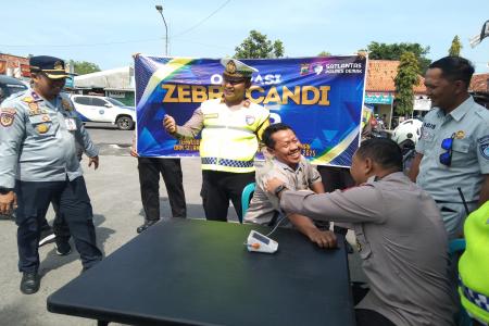 Ramp Check di Demak Polisi Pastikan Kendaraan dan Pengemudi Layak Jala