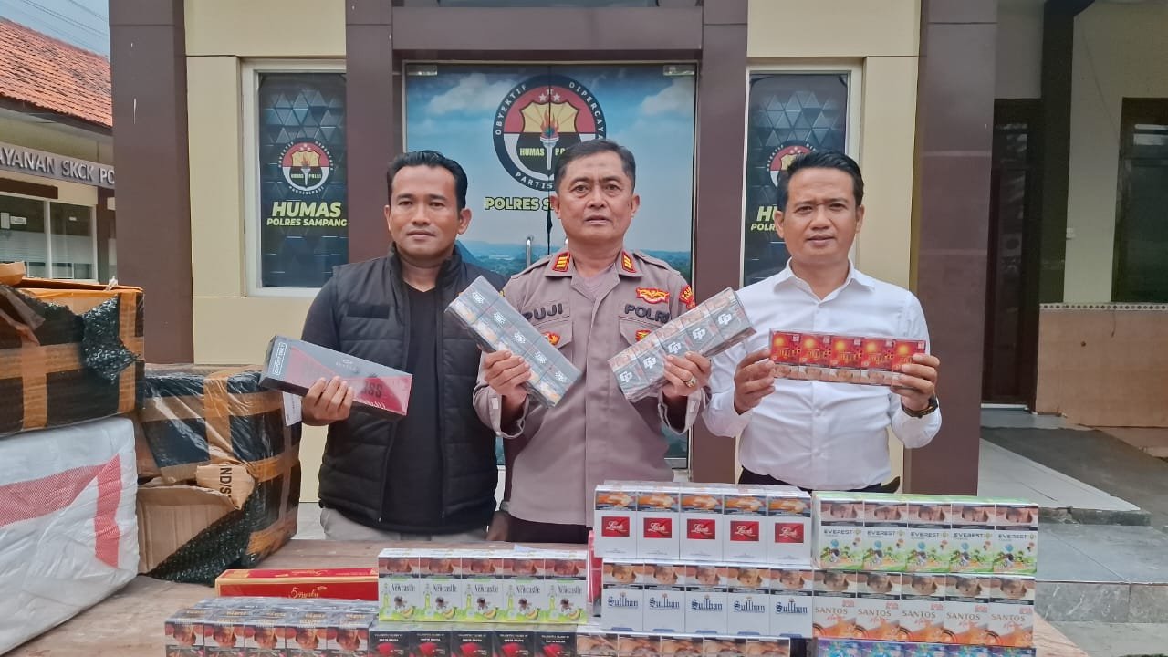 Polres Sampang Ungkap Dua Kasus Pengangkutan Rokok Ilegal Di Jalan Ray