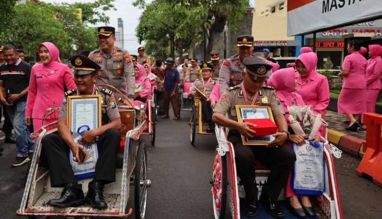 Haru Wisuda Purna Bakti Polres Tulungagung, 26 Personel Dilepas Dengan