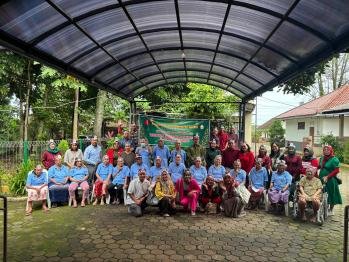 Perayaan Sederhana Sarat Makna, Pengda Ini Kendal Datangi Panti Wredha