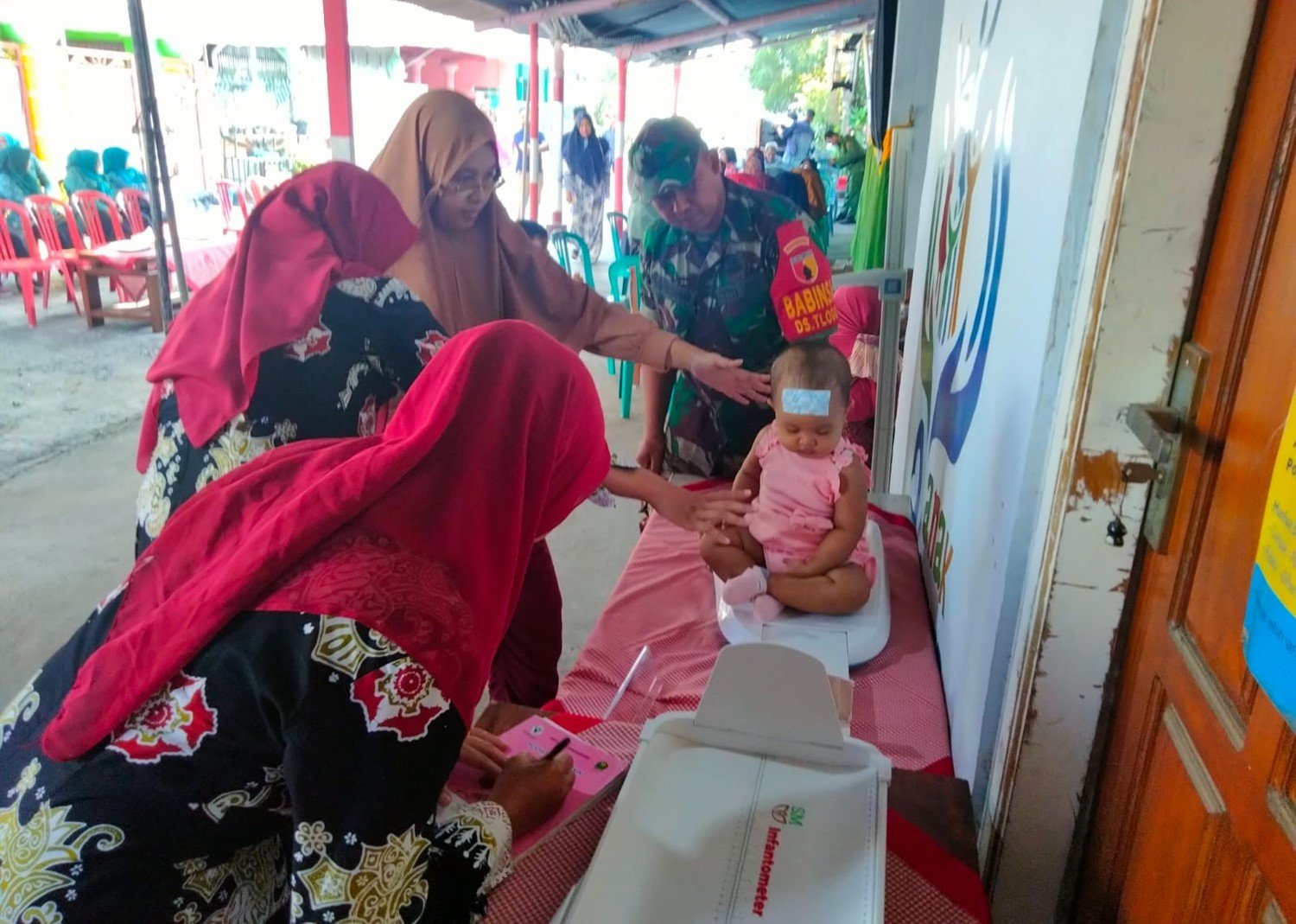 Babinsa Tlogo Bersama Kader Dan Bidan Desa Aktif Cegah Stunting Lewat 