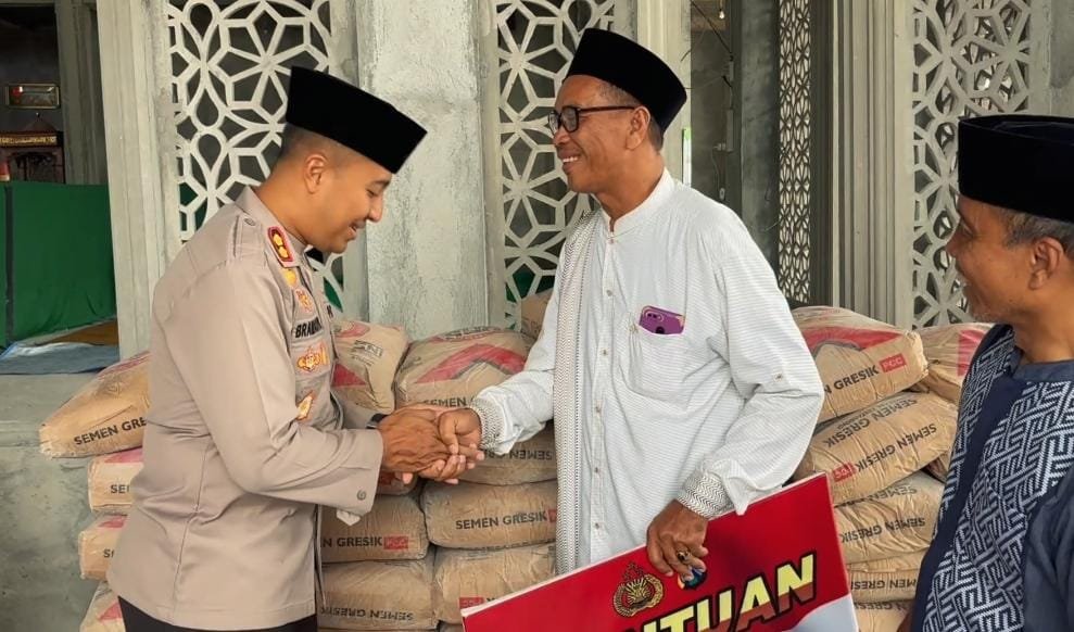 Polri Peduli : Polres Kediri Salurkan Bantuan Untuk Pembangunan Masjid