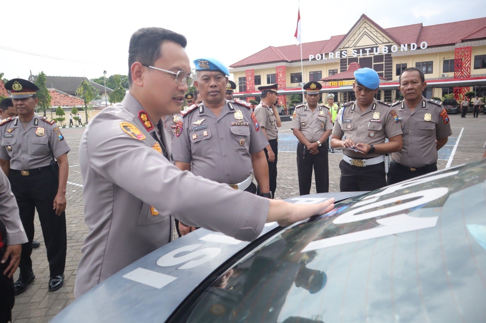 Transparansi : Polres Situbondo Pasang Qr Aduan Propam Polri Di Kendar