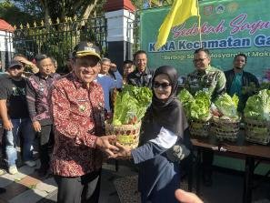 Ktna Garung Gelar Sedekah 1.500 Paket Sayur Di Alun alun Wonosobo, War