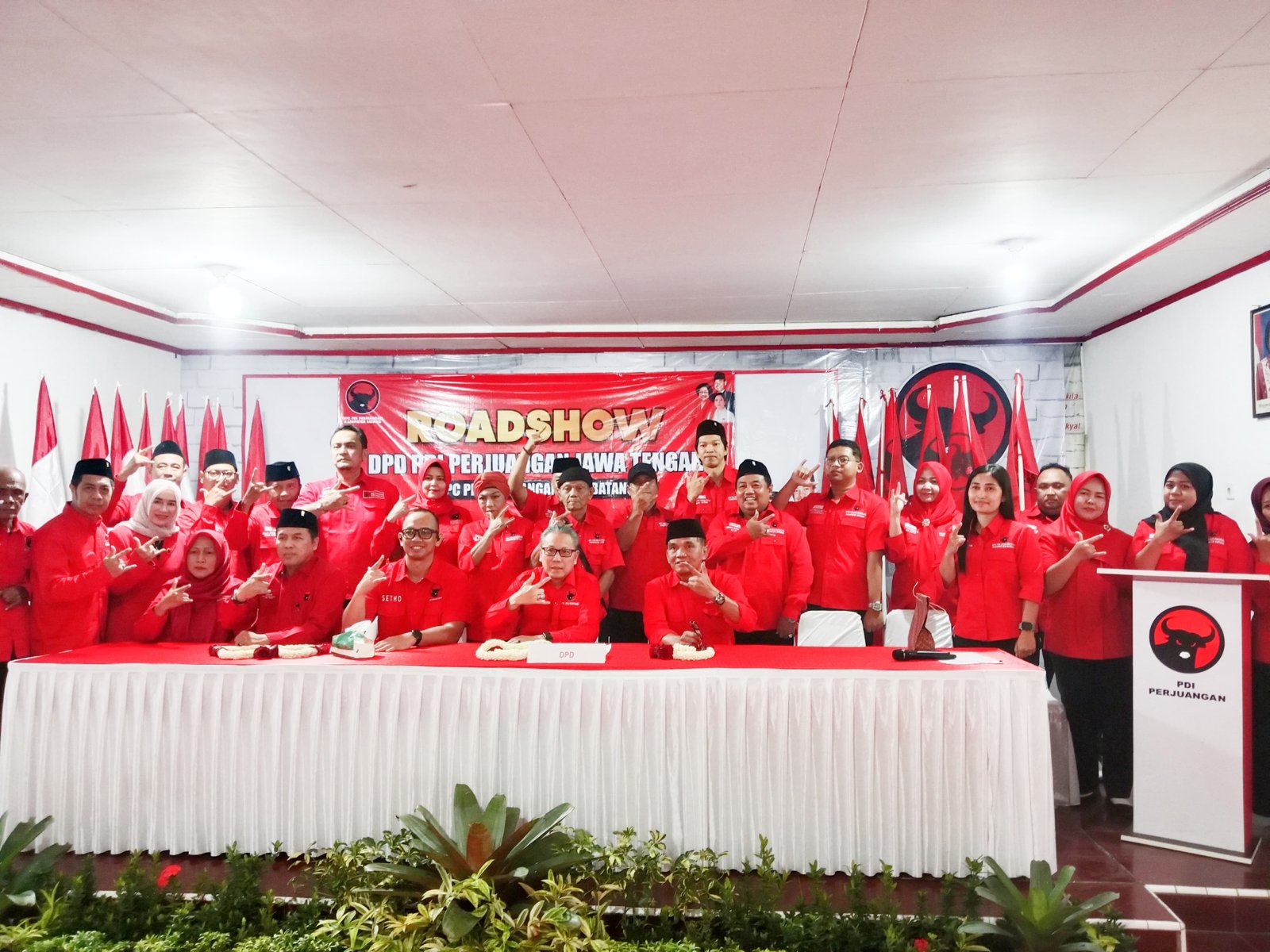 Konsolidasi Pdi Perjuangan Di Batang, Dolfie Palit Minta Anggota Fraks