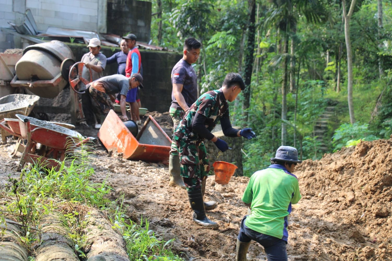 Dari Batang Kelapa Menuju Jalan Beton, Gotong Royong Warnai Tmmd Di Kr