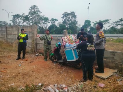 Babinsa Koramil Tulis Bersama Bhabinkamtibmas Laksanakan Patroli Kewilayahan