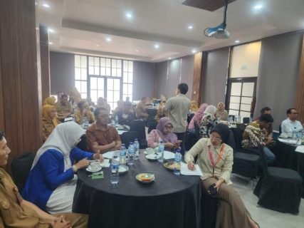 DPMPTSP KABUPATEN KEDIRI EVALUASI SOP DAN STANDAR PELAYANAN PERKUAT TRANPARASI DAN AKUNTABILITAS PUBLIK